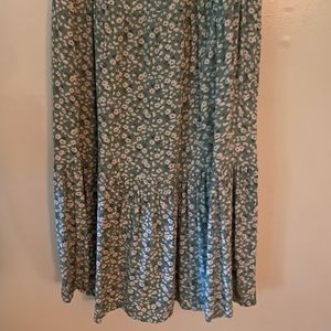 American eagle flowy skirt. Small.